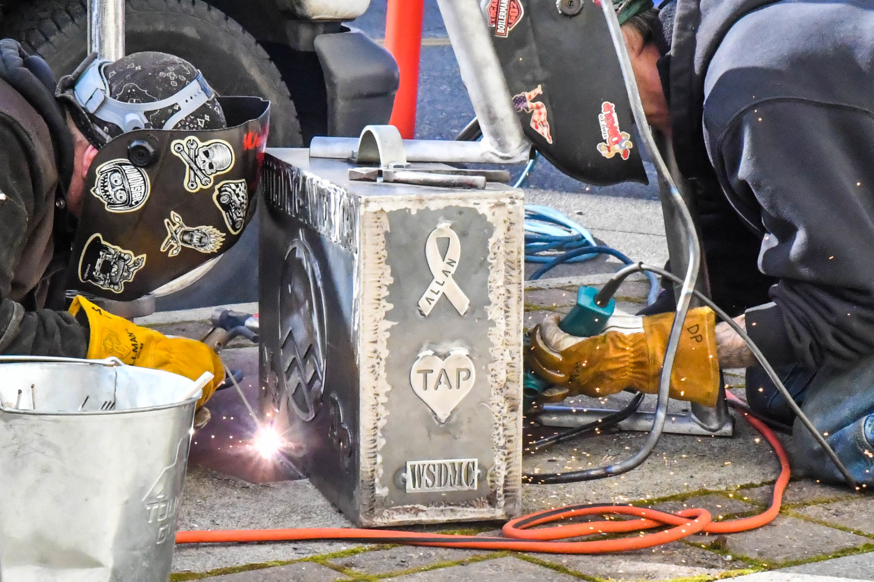 Teamwork makes welding work